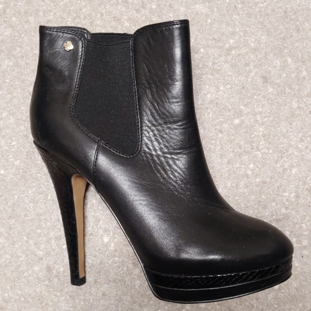 Isola woman's boot heels worn once great condition